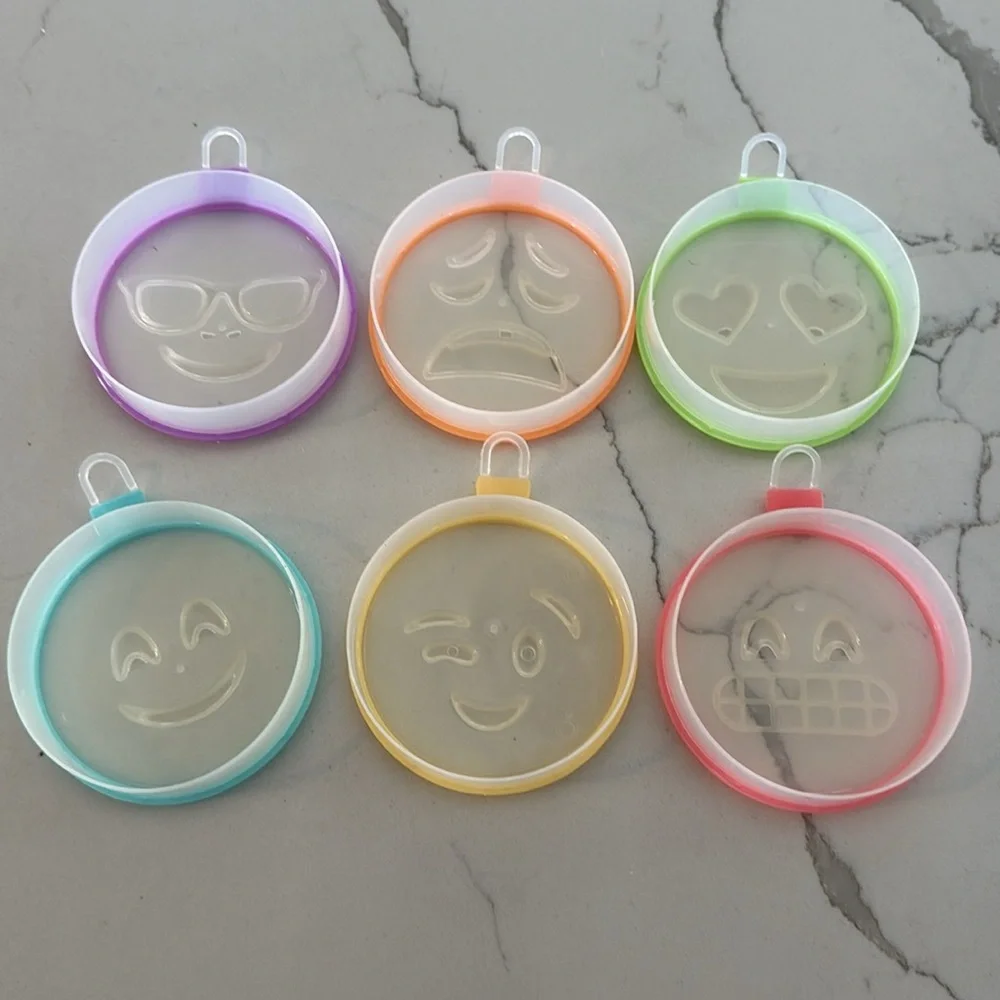 EUC 6 piece emoji cookie cutter set